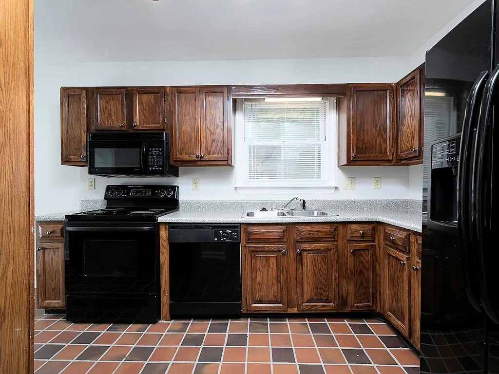 7500 Roswell Road Unit 100, Sandy Springs, Georgia 30350, 2 Bedrooms Bedrooms, ,2 BathroomsBathrooms,Residential,Sold,7500 Roswell Road Unit 100,7065715