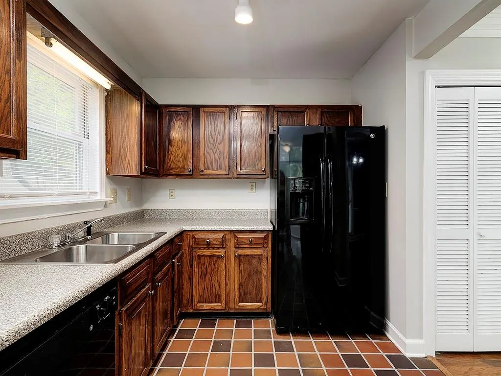 7500 Roswell Road Unit 100, Sandy Springs, Georgia 30350, 2 Bedrooms Bedrooms, ,2 BathroomsBathrooms,Residential,Sold,7500 Roswell Road Unit 100,7065715