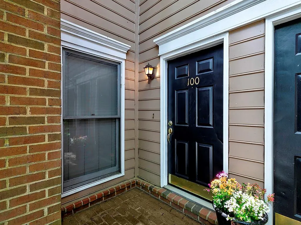 7500 Roswell Road Unit 100, Sandy Springs, Georgia 30350, 2 Bedrooms Bedrooms, ,2 BathroomsBathrooms,Residential,Sold,7500 Roswell Road Unit 100,7065715
