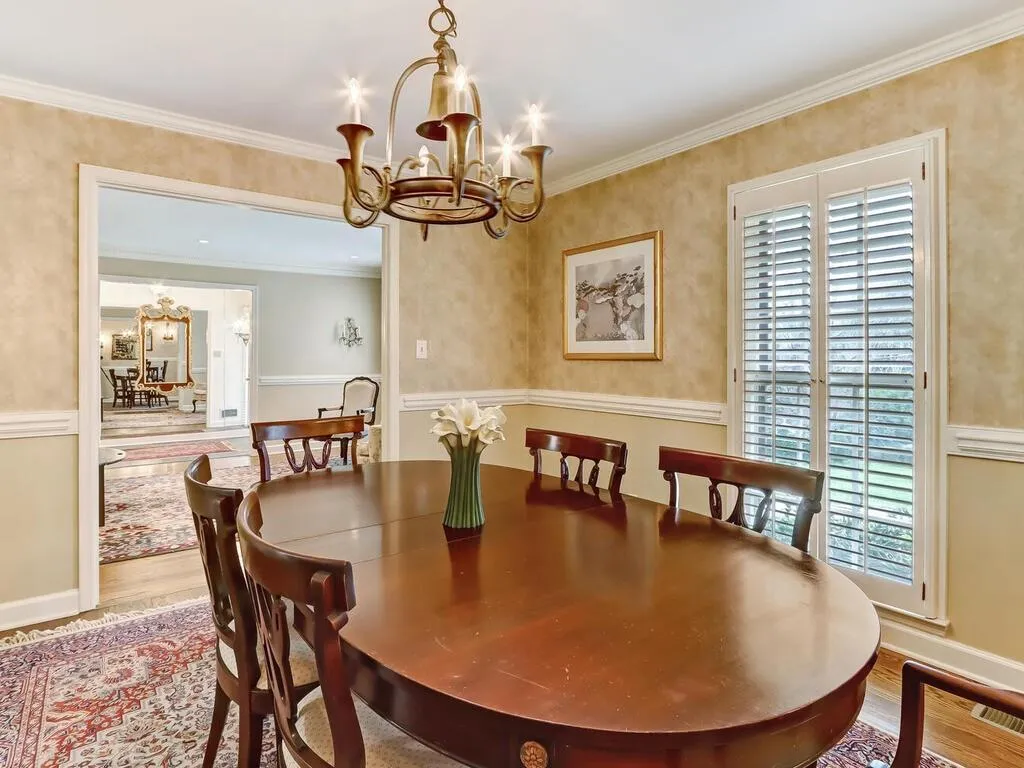5605 Whitner Drive, Sandy Springs, Georgia 30327, 5 Bedrooms Bedrooms, ,4 BathroomsBathrooms,Residential,Sold,5605 Whitner Drive,6995574