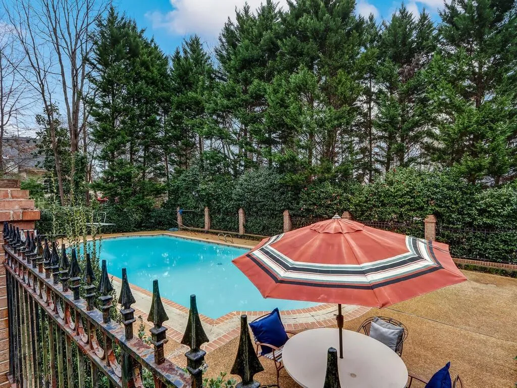 5605 Whitner Drive, Sandy Springs, Georgia 30327, 5 Bedrooms Bedrooms, ,4 BathroomsBathrooms,Residential,Sold,5605 Whitner Drive,6995574
