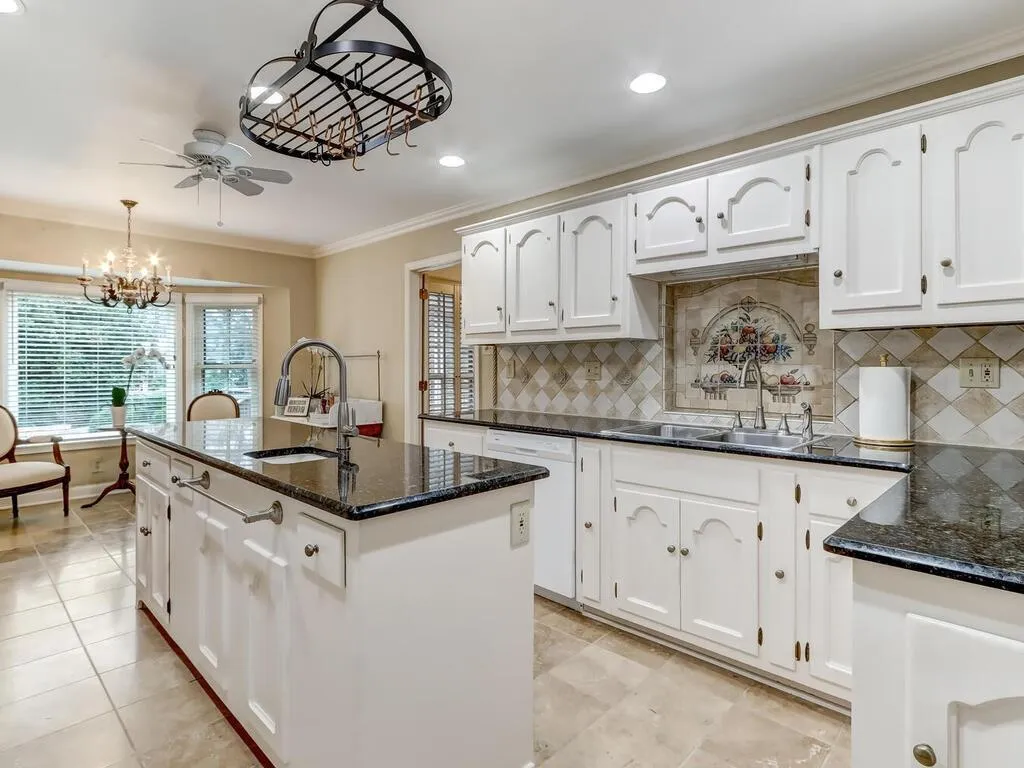 5605 Whitner Drive, Sandy Springs, Georgia 30327, 5 Bedrooms Bedrooms, ,4 BathroomsBathrooms,Residential,Sold,5605 Whitner Drive,6995574