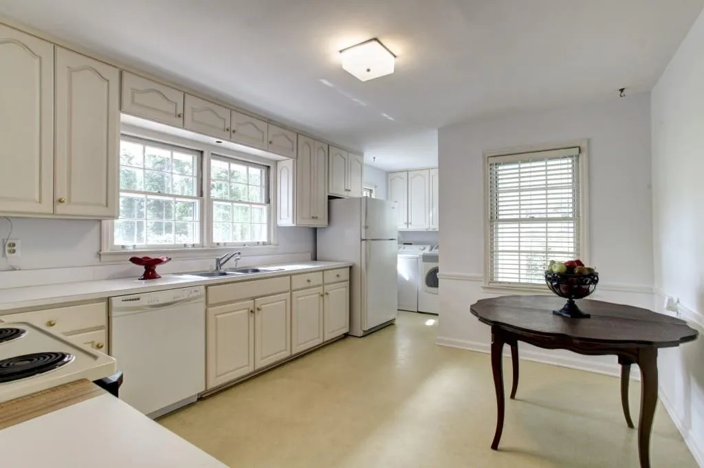 497 Pine Haven Lane, Sandy Springs, Georgia 30342, 3 Bedrooms Bedrooms, ,2 BathroomsBathrooms,Residential,Sold,497 Pine Haven Lane,5766414