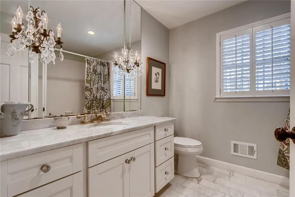 2959 Spalding Drive, Sandy Springs, Georgia 30350, 5 Bedrooms Bedrooms, ,3 BathroomsBathrooms,Residential,Sold,2959 Spalding Drive,6522597