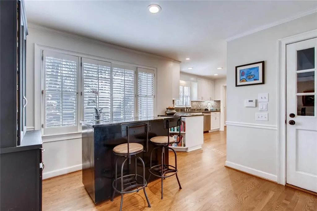 2959 Spalding Drive, Sandy Springs, Georgia 30350, 5 Bedrooms Bedrooms, ,3 BathroomsBathrooms,Residential,Sold,2959 Spalding Drive,6522597