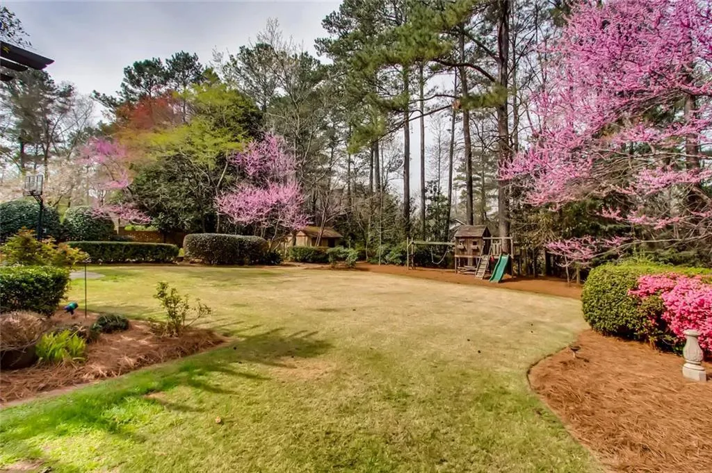 2959 Spalding Drive, Sandy Springs, Georgia 30350, 5 Bedrooms Bedrooms, ,3 BathroomsBathrooms,Residential,Sold,2959 Spalding Drive,6522597