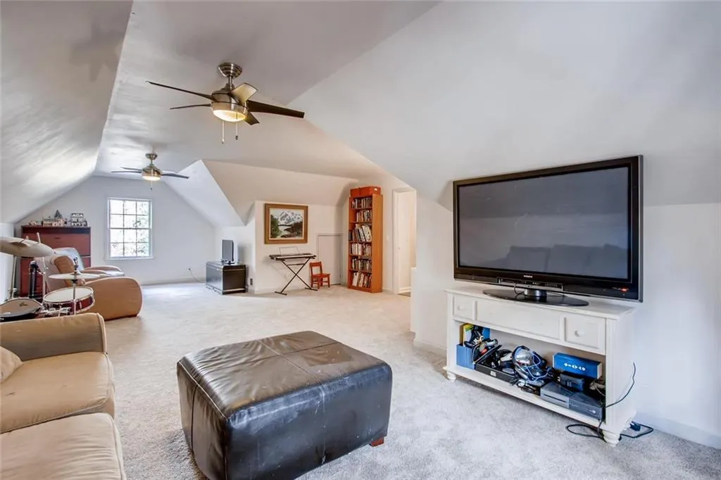 2959 Spalding Drive, Sandy Springs, Georgia 30350, 5 Bedrooms Bedrooms, ,3 BathroomsBathrooms,Residential,Sold,2959 Spalding Drive,6522597