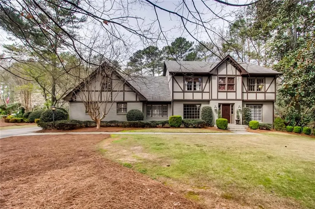 2959 Spalding Drive, Sandy Springs, Georgia 30350, 5 Bedrooms Bedrooms, ,3 BathroomsBathrooms,Residential,Sold,2959 Spalding Drive,6522597