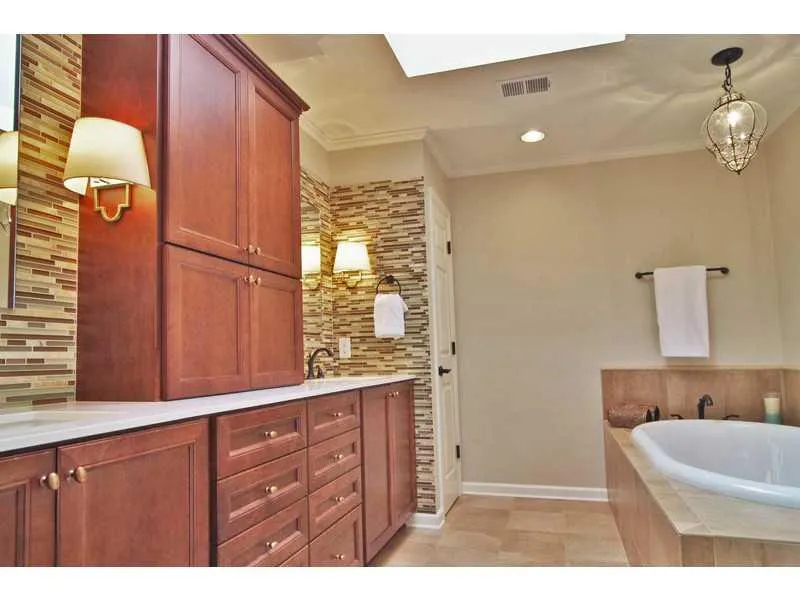 494 W Spalding Drive Ne, Atlanta, Georgia 30328, 4 Bedrooms Bedrooms, ,2 BathroomsBathrooms,Residential,Sold,494 W Spalding Drive Ne,5371359