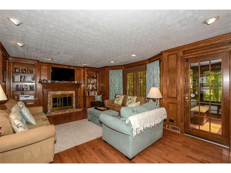 305 Spindle Court, Sandy Springs, Georgia 30350, 4 Bedrooms Bedrooms, ,3 BathroomsBathrooms,Residential,Sold,305 Spindle Court,5807049