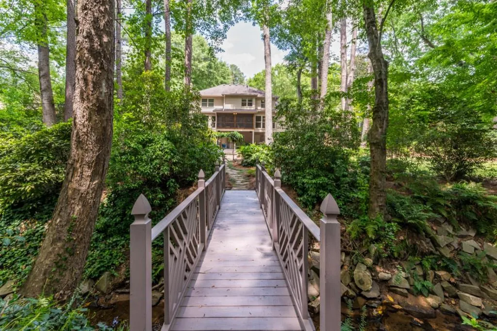 6160 Mountain Brook Lane, Sandy Springs, Georgia 30328, 4 Bedrooms Bedrooms, ,3 BathroomsBathrooms,Residential,Sold,6160 Mountain Brook Lane,5891106