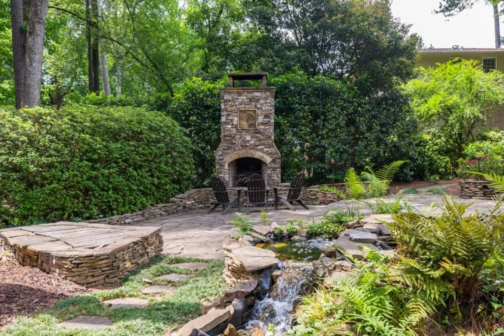 6160 Mountain Brook Lane, Sandy Springs, Georgia 30328, 4 Bedrooms Bedrooms, ,3 BathroomsBathrooms,Residential,Sold,6160 Mountain Brook Lane,5891106