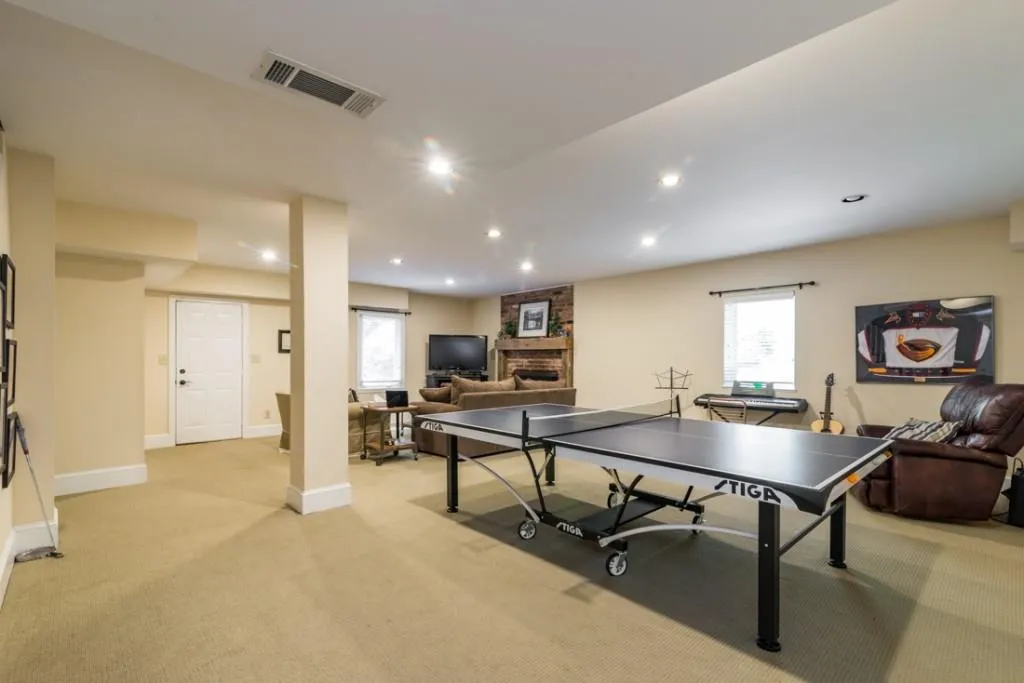 6160 Mountain Brook Lane, Sandy Springs, Georgia 30328, 4 Bedrooms Bedrooms, ,3 BathroomsBathrooms,Residential,Sold,6160 Mountain Brook Lane,5891106