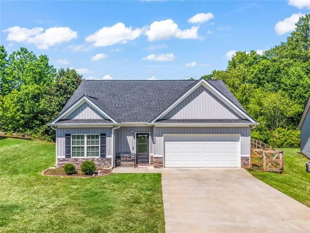 372 Highland Pointe Drive, Alto, Georgia 30510