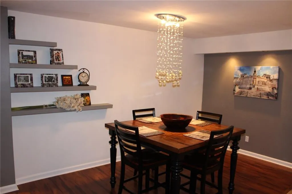 6520 Roswell Road Unit 55, Atlanta, Georgia 30328, 2 Bedrooms Bedrooms, ,2 BathroomsBathrooms,Residential,Sold,6520 Roswell Road Unit 55,5903247