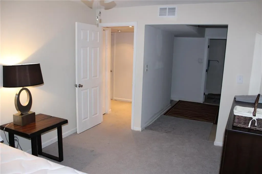 6520 Roswell Road Unit 55, Atlanta, Georgia 30328, 2 Bedrooms Bedrooms, ,2 BathroomsBathrooms,Residential,Sold,6520 Roswell Road Unit 55,5903247