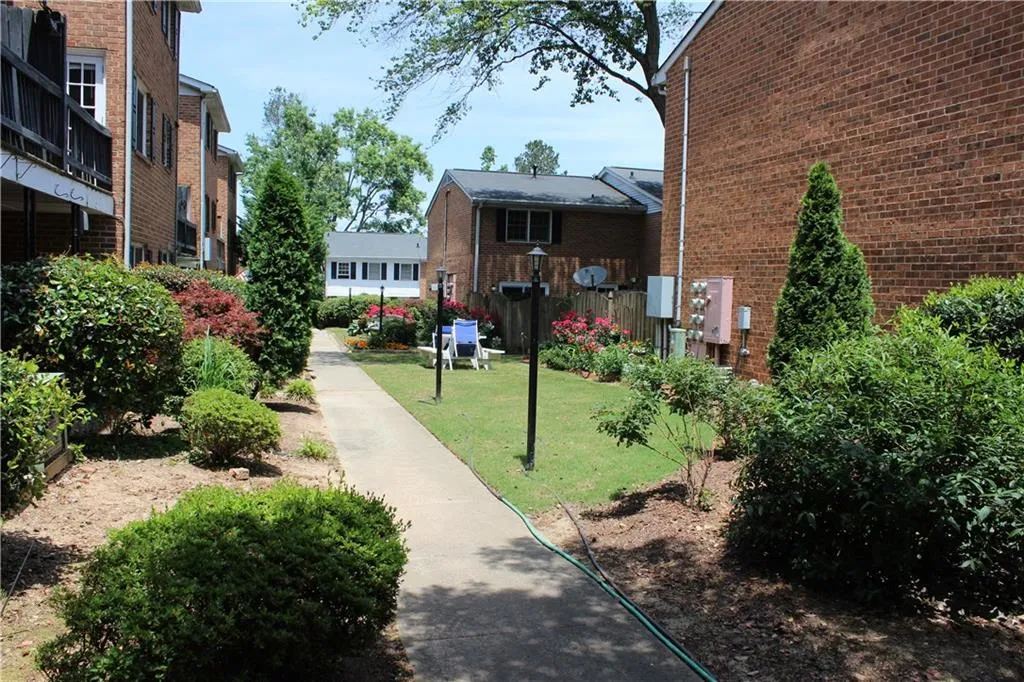 6520 Roswell Road Unit 55, Atlanta, Georgia 30328, 2 Bedrooms Bedrooms, ,2 BathroomsBathrooms,Residential,Sold,6520 Roswell Road Unit 55,5903247