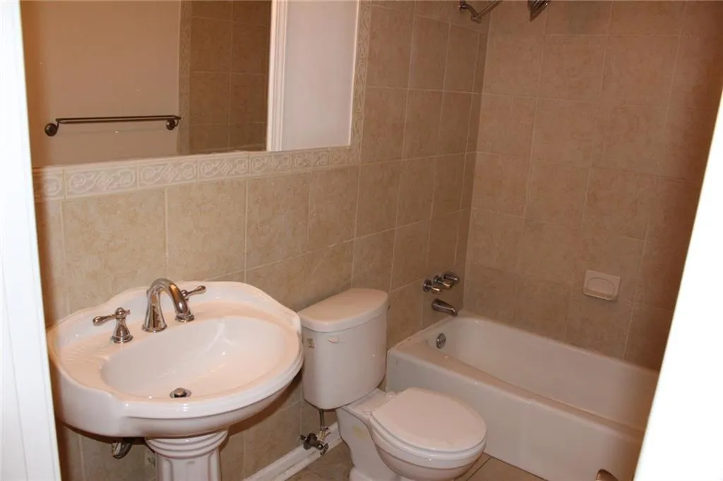 6520 Roswell Road Unit 55, Atlanta, Georgia 30328, 2 Bedrooms Bedrooms, ,2 BathroomsBathrooms,Residential,Sold,6520 Roswell Road Unit 55,5903247