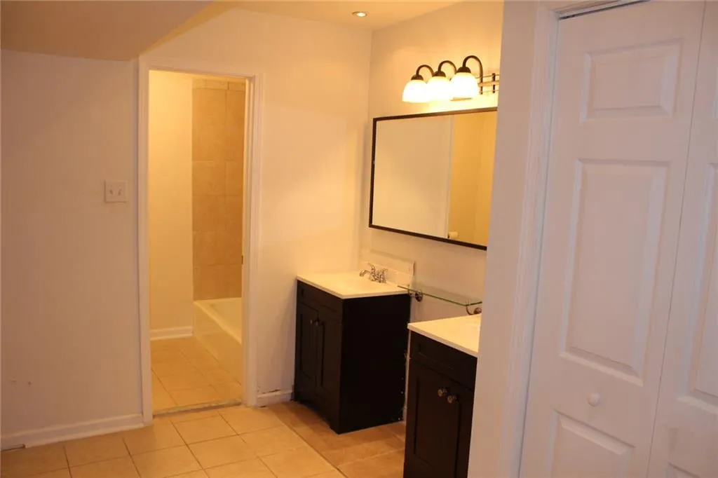 6520 Roswell Road Unit 55, Atlanta, Georgia 30328, 2 Bedrooms Bedrooms, ,2 BathroomsBathrooms,Residential,Sold,6520 Roswell Road Unit 55,5903247