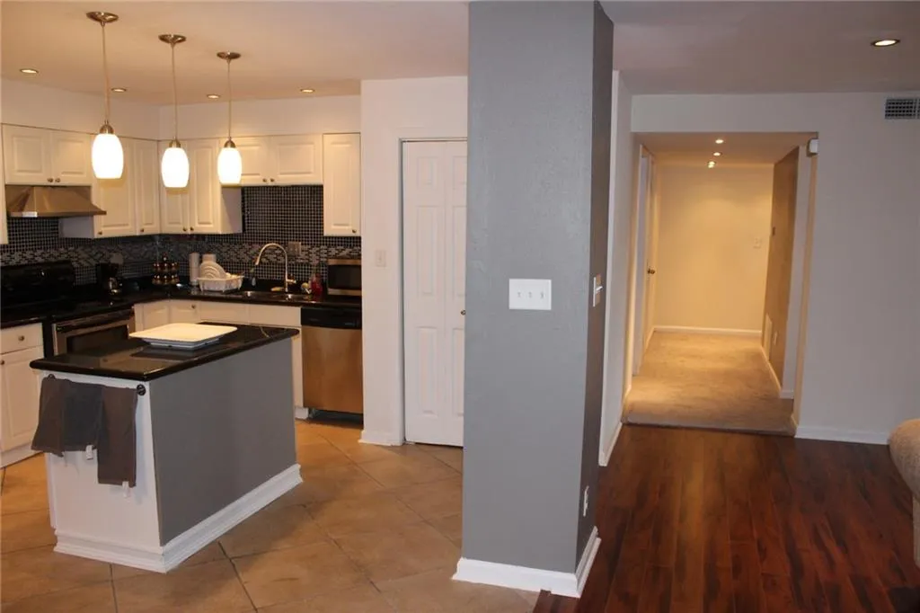 6520 Roswell Road Unit 55, Atlanta, Georgia 30328, 2 Bedrooms Bedrooms, ,2 BathroomsBathrooms,Residential,Sold,6520 Roswell Road Unit 55,5903247