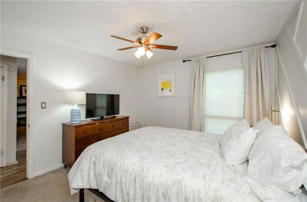 5157 Roswell Road Unit 2, Atlanta, Georgia 30342, 1 Bedroom Bedrooms, ,1 BathroomBathrooms,Residential,For Sale,5157 Roswell Road Unit 2,7638123
