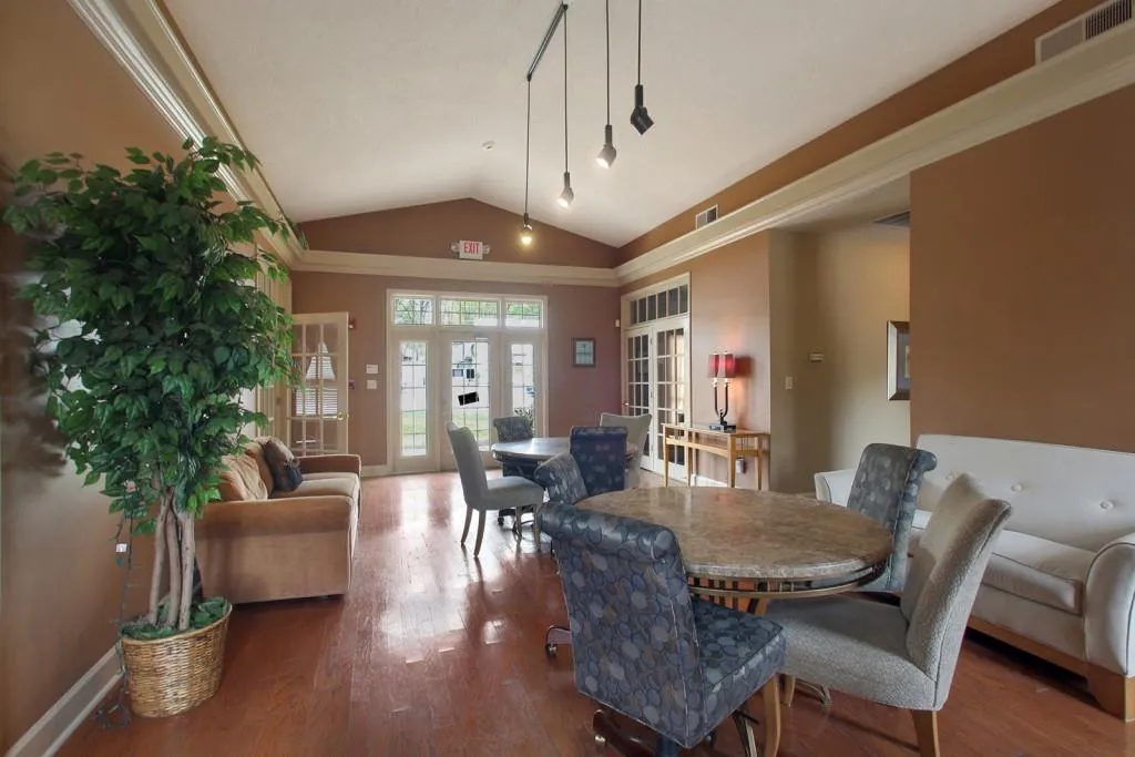 1150 Collier Road Unit J17, Atlanta, Georgia 30318, 2 Bedrooms Bedrooms, ,2 BathroomsBathrooms,Residential,Sold,1150 Collier Road Unit J17,5835169