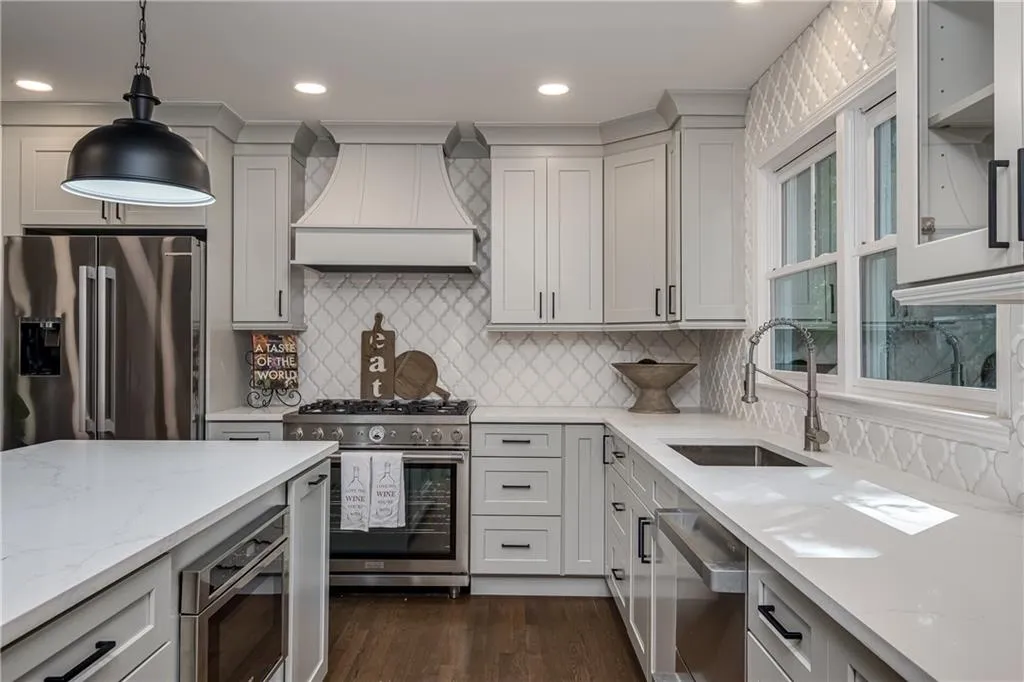 365 Forest Valley Court, Atlanta, Georgia 30342, 5 Bedrooms Bedrooms, ,3 BathroomsBathrooms,Residential,Sold,365 Forest Valley Court,6941814