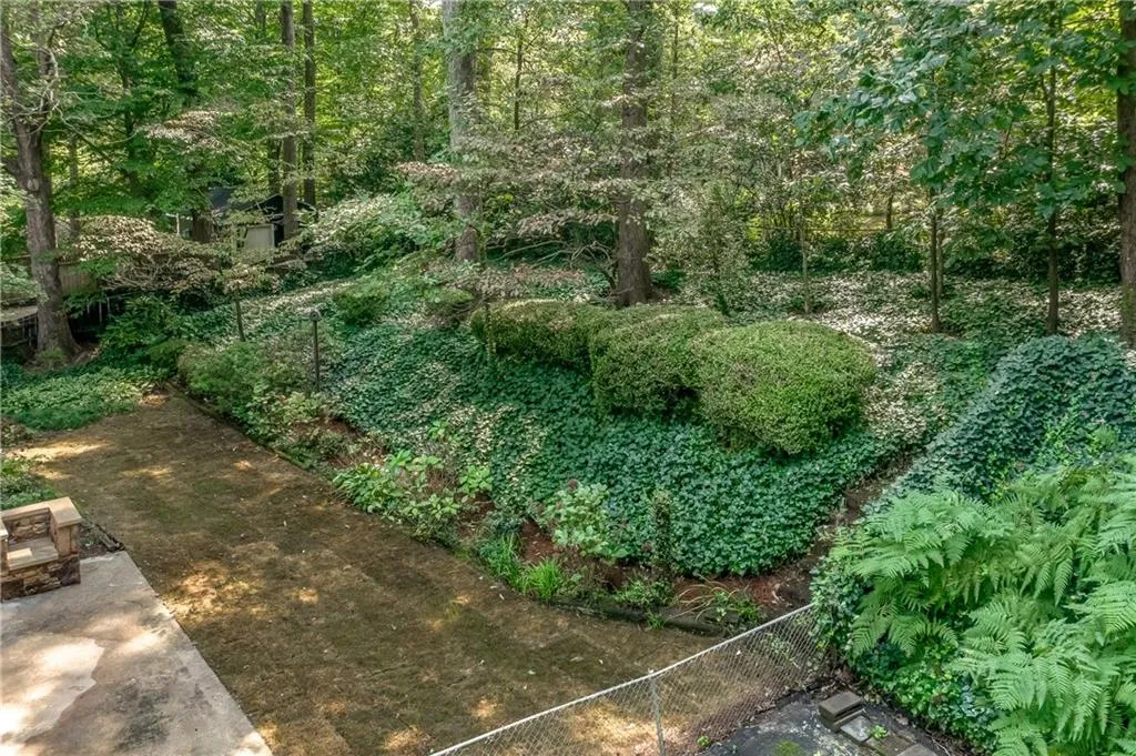 365 Forest Valley Court, Atlanta, Georgia 30342, 5 Bedrooms Bedrooms, ,3 BathroomsBathrooms,Residential,Sold,365 Forest Valley Court,6941814