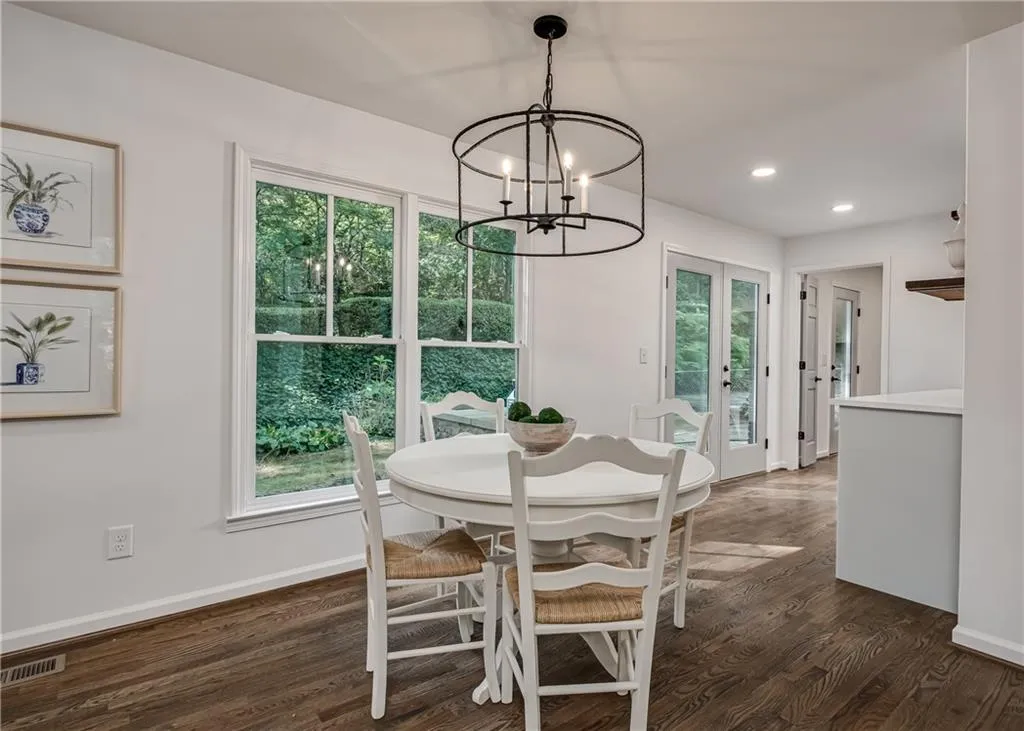 365 Forest Valley Court, Atlanta, Georgia 30342, 5 Bedrooms Bedrooms, ,3 BathroomsBathrooms,Residential,Sold,365 Forest Valley Court,6941814