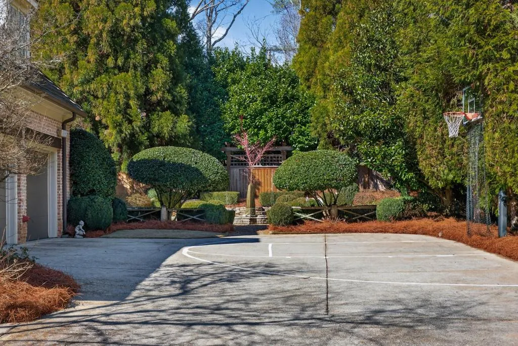 11 Leighton Court, Sandy Springs, Georgia 30327, 6 Bedrooms Bedrooms, ,7 BathroomsBathrooms,Residential,For Sale,11 Leighton Court,7712134