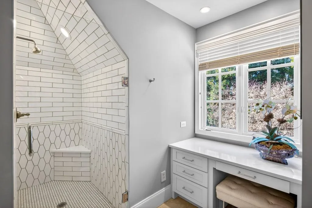 11 Leighton Court, Sandy Springs, Georgia 30327, 6 Bedrooms Bedrooms, ,7 BathroomsBathrooms,Residential,For Sale,11 Leighton Court,7712134