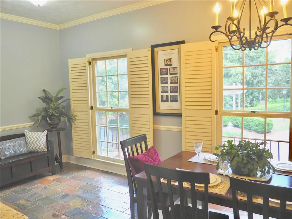 5239 Glenridge Drive, Atlanta, Georgia 30342, 3 Bedrooms Bedrooms, ,2 BathroomsBathrooms,Residential,Sold,5239 Glenridge Drive,5831388