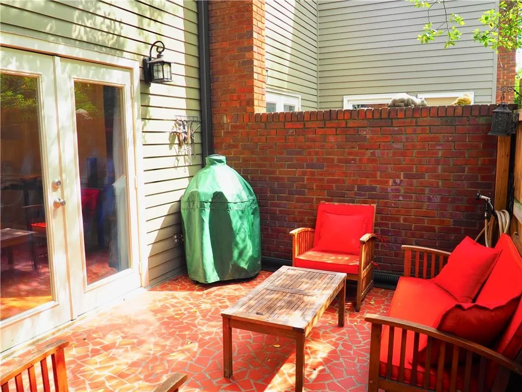 5239 Glenridge Drive, Atlanta, Georgia 30342, 3 Bedrooms Bedrooms, ,2 BathroomsBathrooms,Residential,Sold,5239 Glenridge Drive,5831388