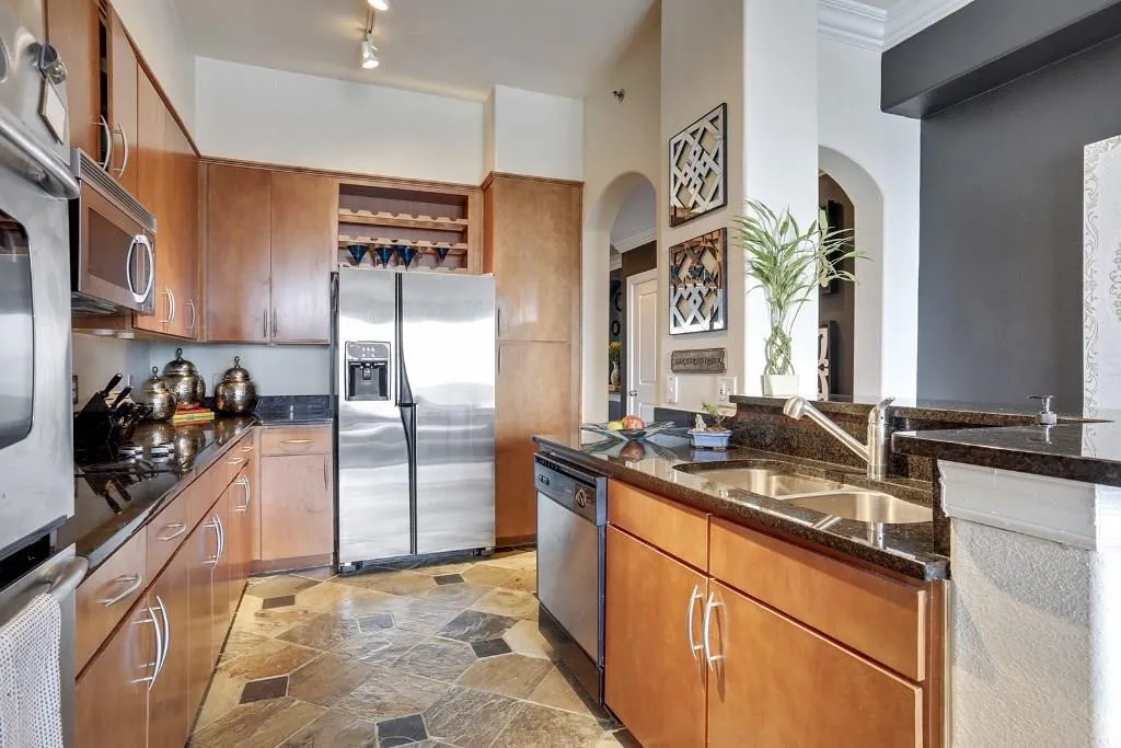 3445 Stratford Road Ne Unit 1401, Atlanta, Georgia 30326, 2 Bedrooms Bedrooms, ,2 BathroomsBathrooms,Residential,Sold,3445 Stratford Road Ne Unit 1401,5546689