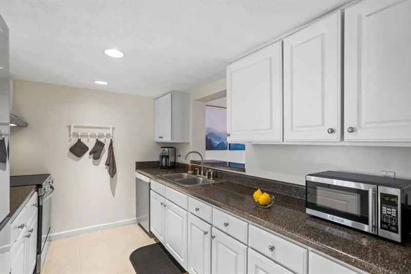 3689 Essex Avenue, Atlanta, Georgia 30339, 3 Bedrooms Bedrooms, ,2 BathroomsBathrooms,Residential,For Sale,3689 Essex Avenue,7614791