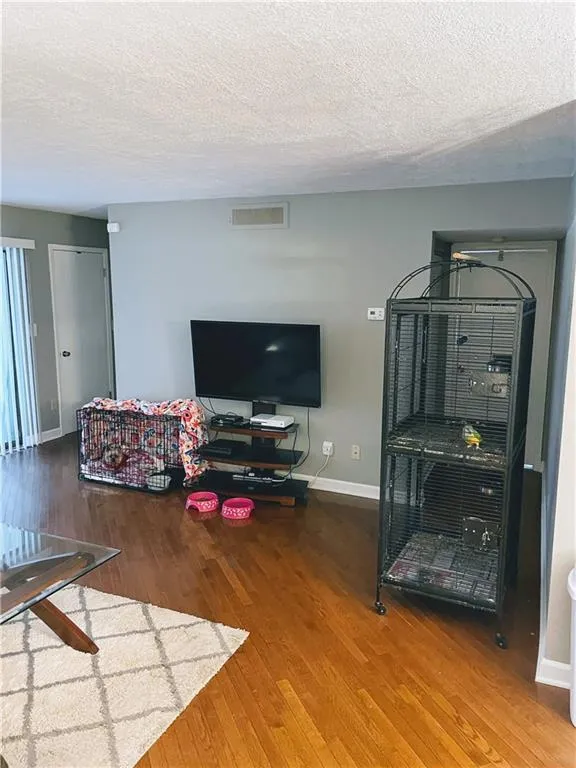 2015 Wingate Way, Sandy Springs, Georgia 30350, 2 Bedrooms Bedrooms, ,2 BathroomsBathrooms,Residential,Sold,2015 Wingate Way,6850673