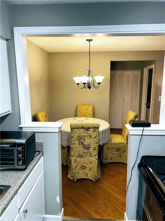 2015 Wingate Way, Sandy Springs, Georgia 30350, 2 Bedrooms Bedrooms, ,2 BathroomsBathrooms,Residential,Sold,2015 Wingate Way,6850673