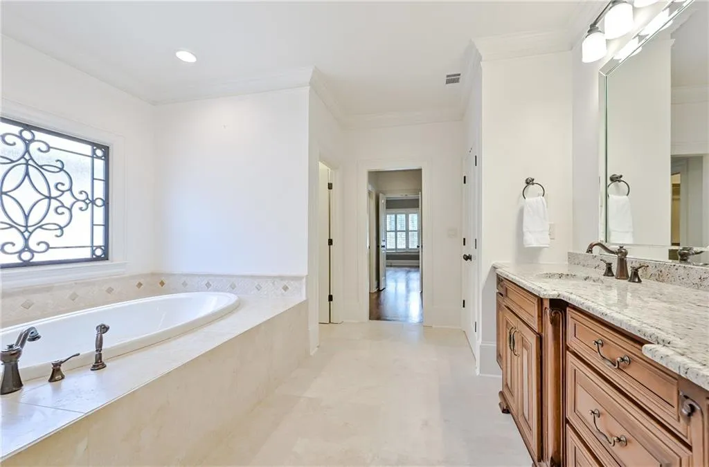 34 High Top Circle, Sandy Springs, Georgia 30328, 6 Bedrooms Bedrooms, ,6 BathroomsBathrooms,Residential,Sold,34 High Top Circle,6924395