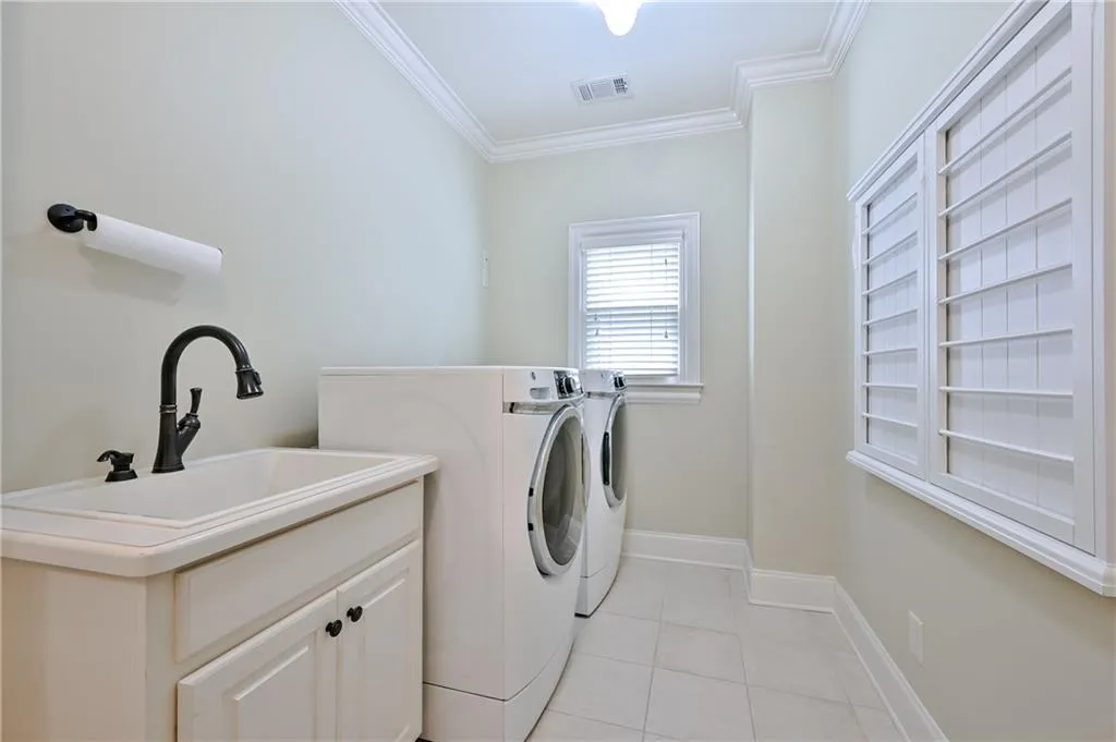 34 High Top Circle, Sandy Springs, Georgia 30328, 6 Bedrooms Bedrooms, ,6 BathroomsBathrooms,Residential,Sold,34 High Top Circle,6924395