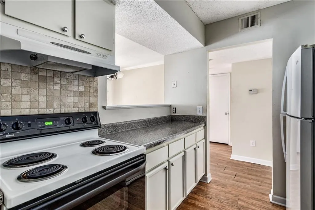1105 Wingate Way, Sandy Springs, Georgia 30350, 1 Bedroom Bedrooms, ,1 BathroomBathrooms,Residential,Sold,1105 Wingate Way,7016992