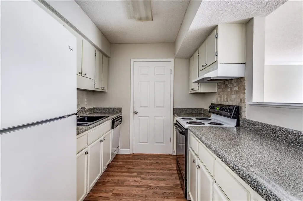 1105 Wingate Way, Sandy Springs, Georgia 30350, 1 Bedroom Bedrooms, ,1 BathroomBathrooms,Residential,Sold,1105 Wingate Way,7016992