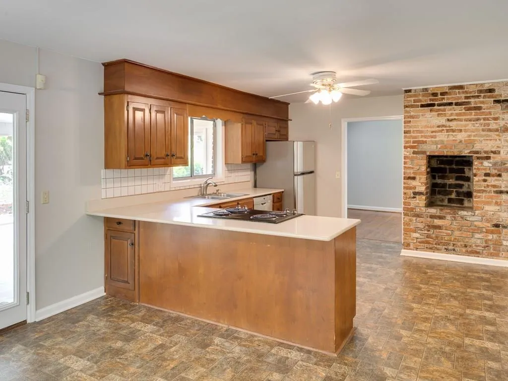 5105 High Point Road, Sandy Springs, Georgia 30342, 4 Bedrooms Bedrooms, ,3 BathroomsBathrooms,Residential,Sold,5105 High Point Road,5846606