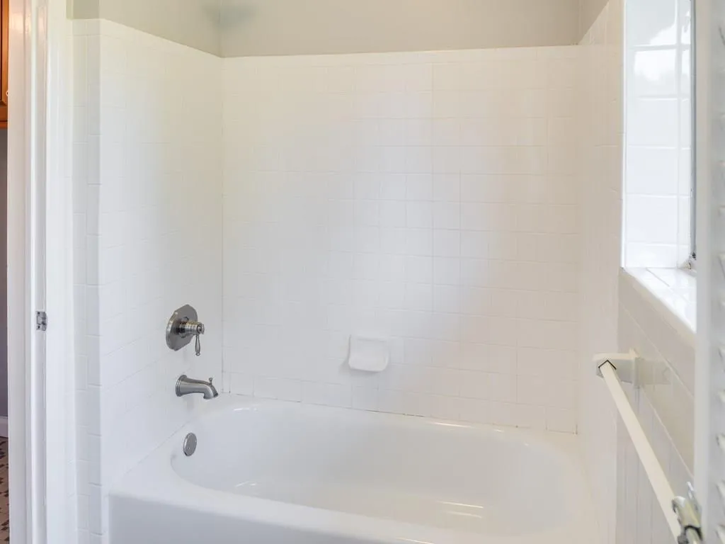 5105 High Point Road, Sandy Springs, Georgia 30342, 4 Bedrooms Bedrooms, ,3 BathroomsBathrooms,Residential,Sold,5105 High Point Road,5846606