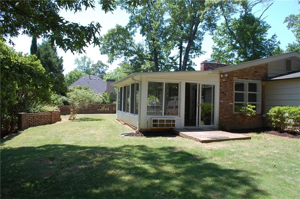 5105 High Point Road, Sandy Springs, Georgia 30342, 4 Bedrooms Bedrooms, ,3 BathroomsBathrooms,Residential,Sold,5105 High Point Road,5846606