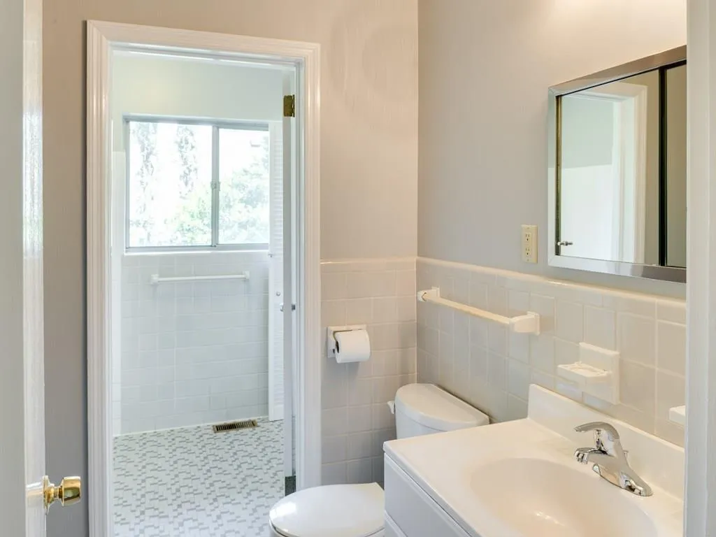 5105 High Point Road, Sandy Springs, Georgia 30342, 4 Bedrooms Bedrooms, ,3 BathroomsBathrooms,Residential,Sold,5105 High Point Road,5846606