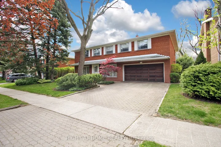113  Lord Seaton  Road, Toronto C12, ON M2P 1K8