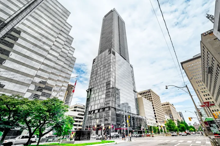 488  University  Avenue, Toronto C01, ON M5G 0C1