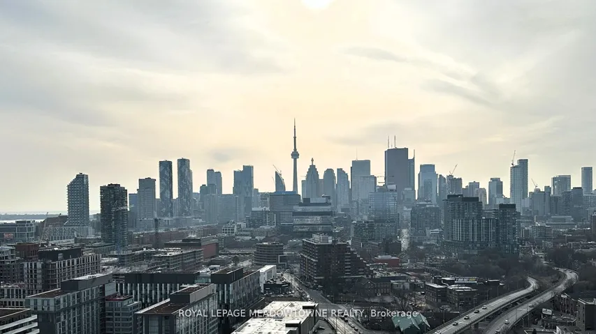 170  Bayview  Avenue, Toronto C08, ON M5A 0M4