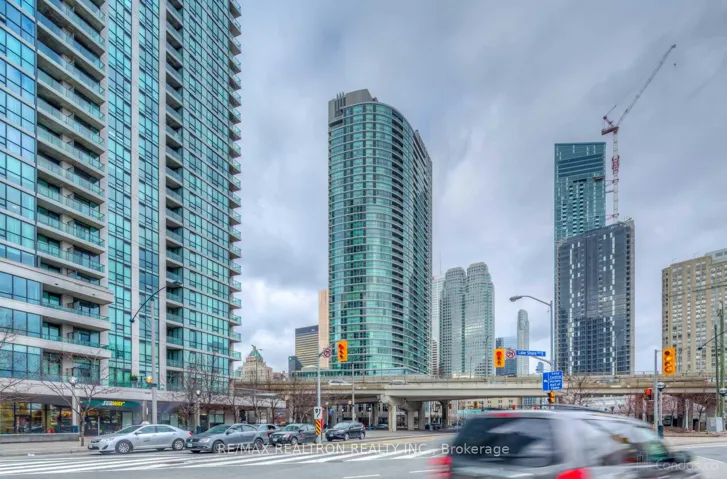 18  Yonge  Street, Toronto C01, ON M5E 1Z8