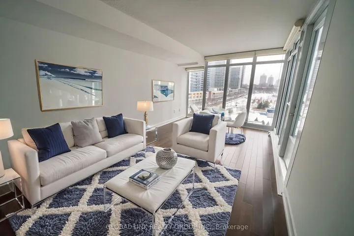 121  Mcmahon  Drive, Toronto C15, ON M2K 0C1